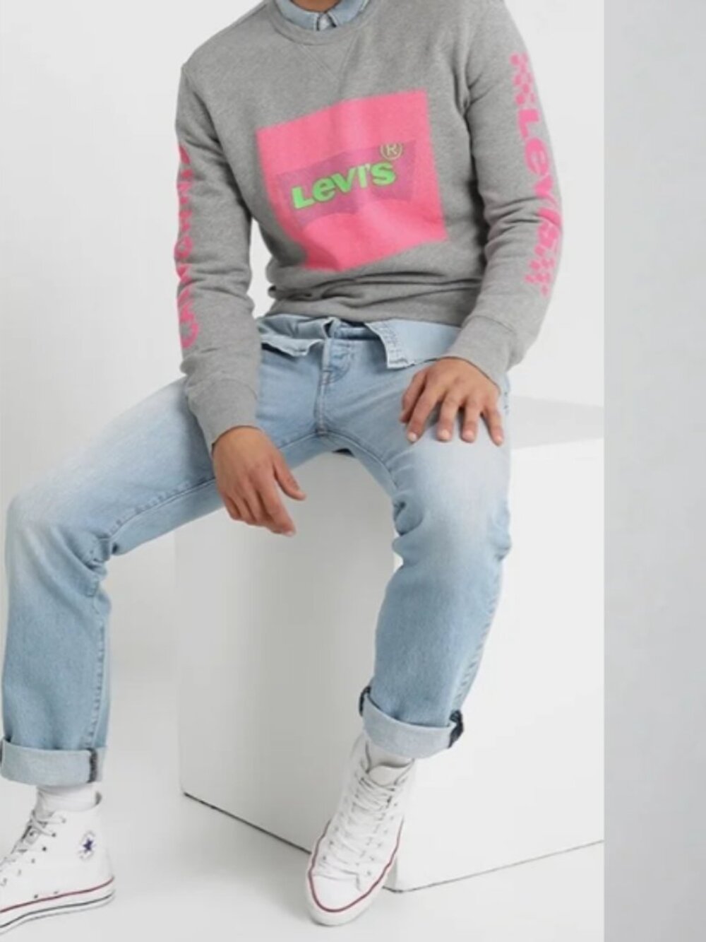 Levi's Crew Neck Graphic Logo Sweatshirt Gray M